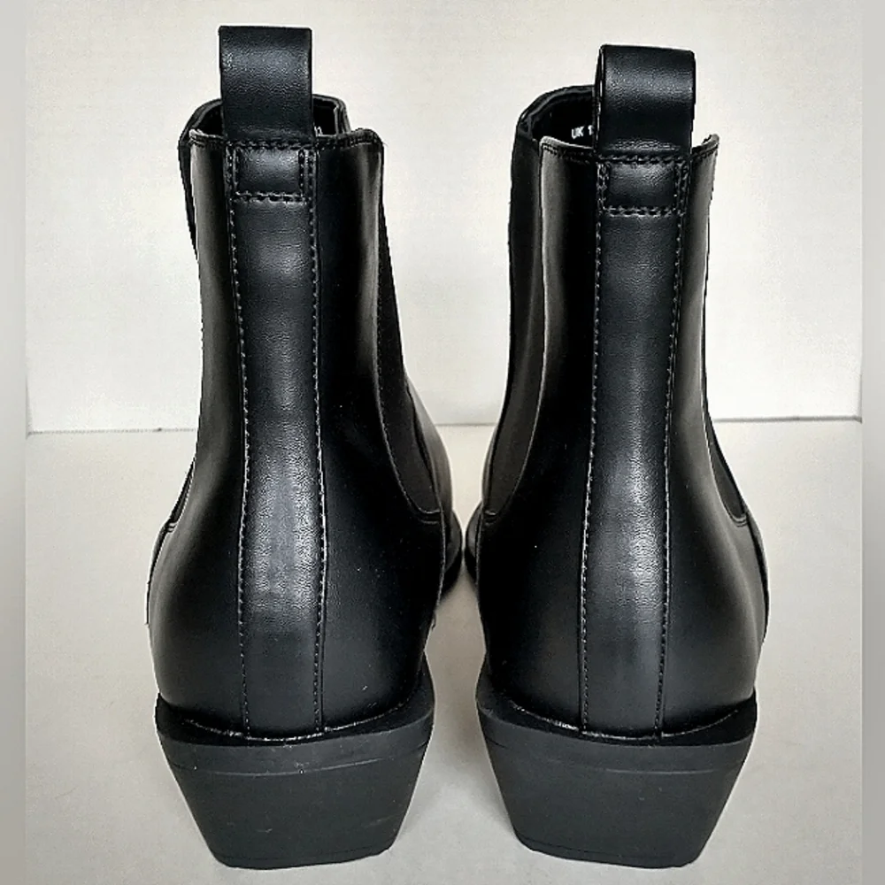 New w/o Box Asos Design Men's Cuban Heel Faux Leather Western Chelsea Boots